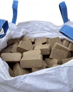 Briketts im Big Bag.jpg